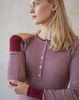 Nattkjole i ull med silke m/knapper - Plomme/Natur