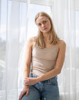 Singlet m/stropper i ull med silke - Latte
