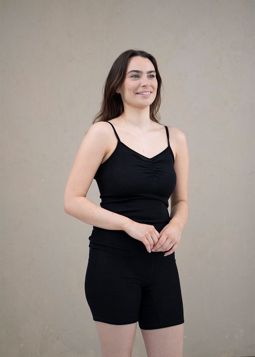 Singlet m/stropper i ull med silke - Svart