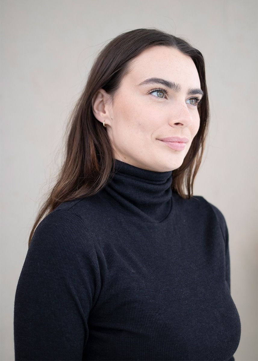 Polotrøye i finribbet ull med silke - Svart