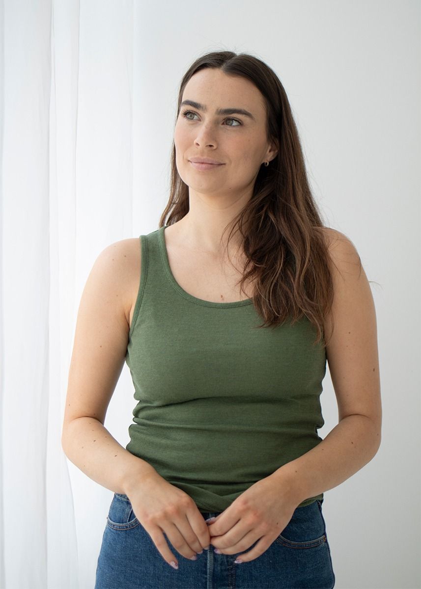 Singlet i ull med silke unisex - Olivin