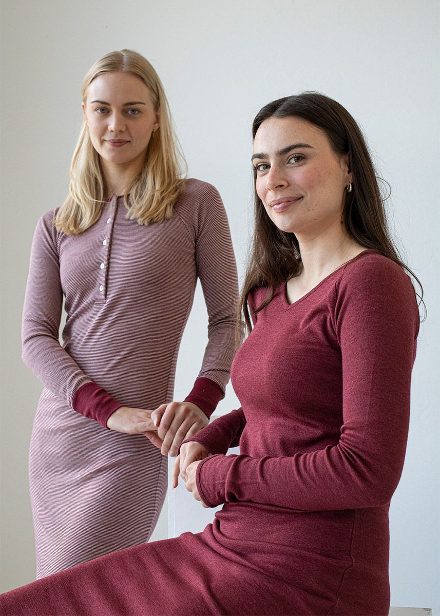 Nattkjole i ull med silke, litt a-fasong - Plomme