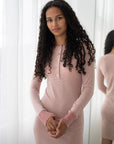 Nattkjole i ull med silke m/knapper - Lys rose/natur