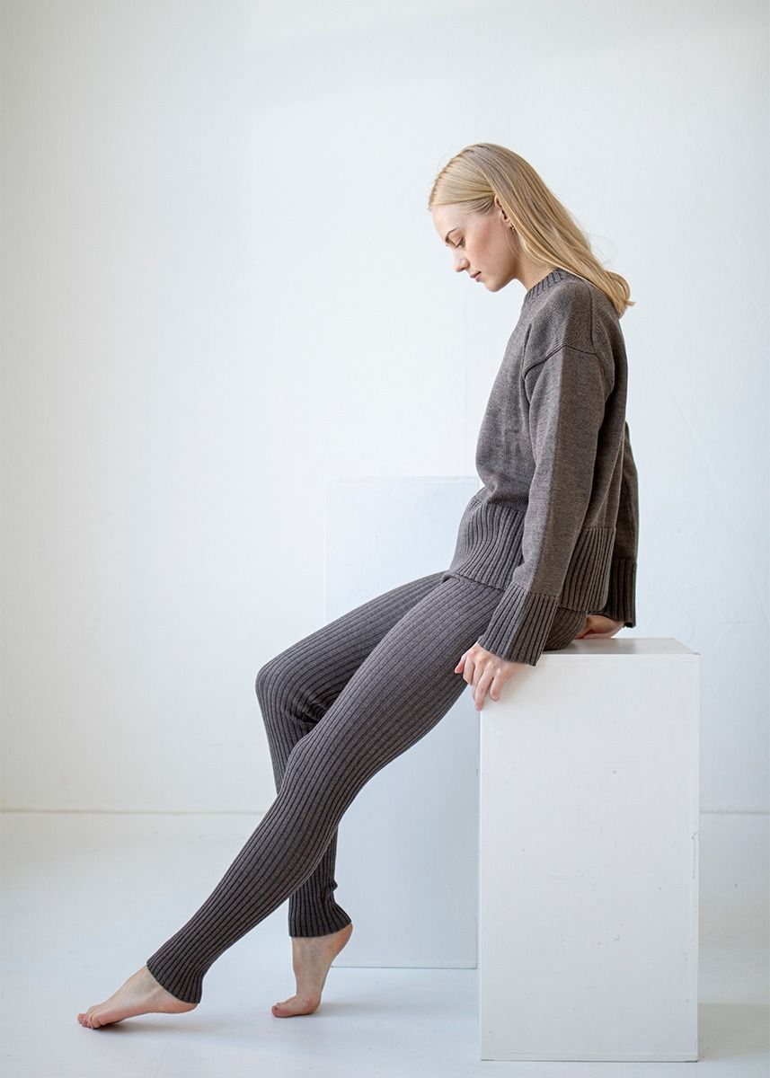 Ribbestrikket longs i ull - Brun