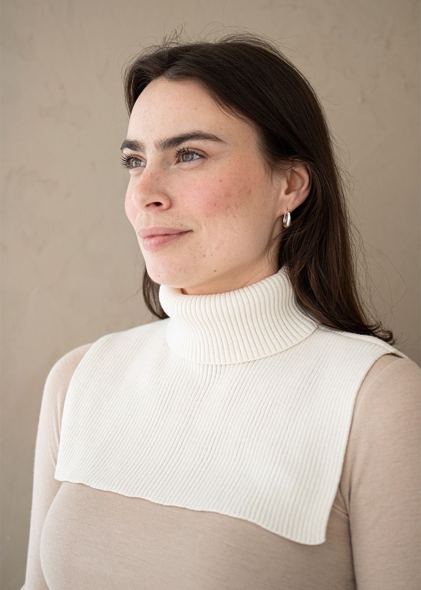 Hals i ribbestrikket ull