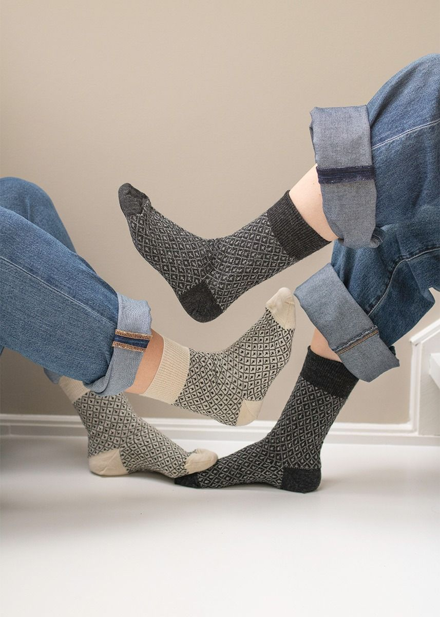 Tynne ullsokker med mønster