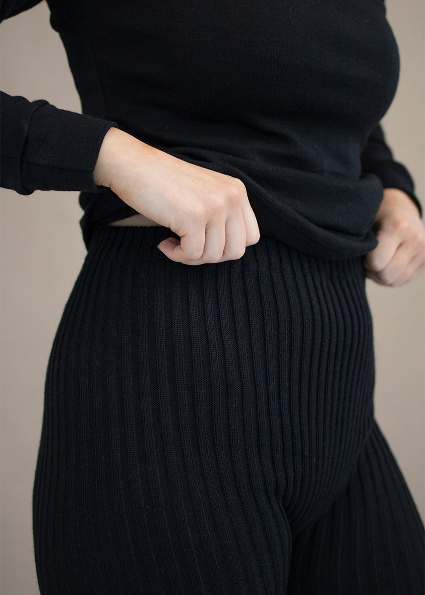 Ribbestrikket leggings i ull